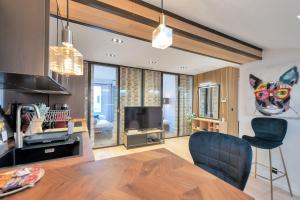 LE NAPOLEON chic et moderne, lendroit parfait au cœur de la Banane