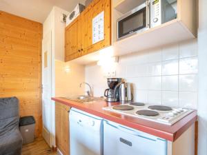 V DU BACHAT AROLLES B02 Appt montagne 6 pers