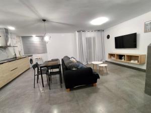 Caletillas Black sand 1º linea playa & piscina & wifi