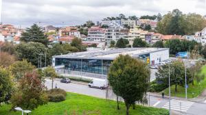 Apartamento com varanda e garagem