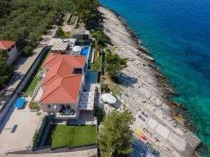 Beachfront Villa Grski Rat Korčula with pool - Prigradica