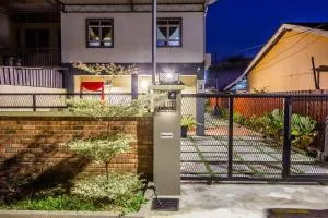 Plumeria 5BR Garden House by uBook - Kampong Bagan Dalam