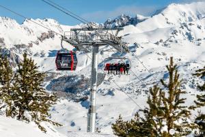 Chalets Prestigious Chalet with Pool & Hot tub, Mountain Views for 19 Guests : photos des chambres