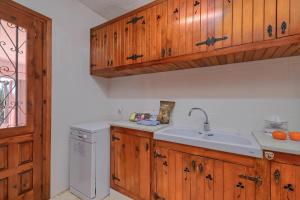 Escabusso by Aguilarent