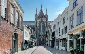 Amazing Home In Heinkenszand With Wifi