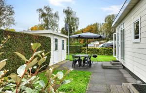 Amazing Home In Heinkenszand With Wifi