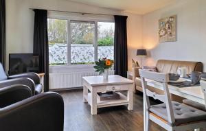 Amazing Home In Heinkenszand With Wifi