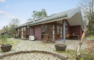 3 Bedroom Cozy Home In Silkeborg - Engesvang