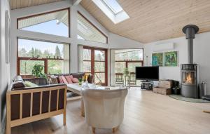 3 Bedroom Cozy Home In Silkeborg