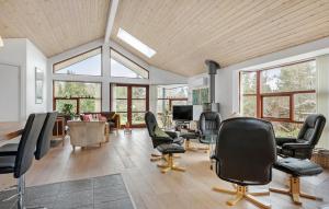 3 Bedroom Cozy Home In Silkeborg