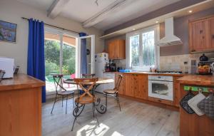 Maisons de vacances Cozy Home In Besse-Sur-Issole : photos des chambres