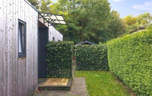 Nice Home In Heinkenszand With Wifi