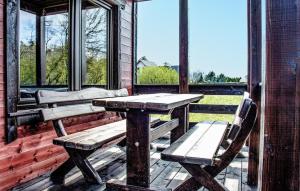 2 Bedroom Amazing Home In Mielenko