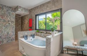 Maisons de vacances Amazing Home In Sollies-Toucas : photos des chambres