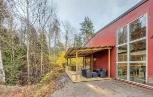 2 Bedroom Cozy Apartment In Växjö - Asaryd