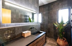 Maisons de vacances Amazing Home In Sollies-Toucas : photos des chambres