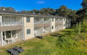 1 Bedroom Nice Apartment In Nexø - Dueodde