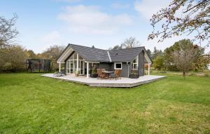 Awesome Home In Præstø With Wifi