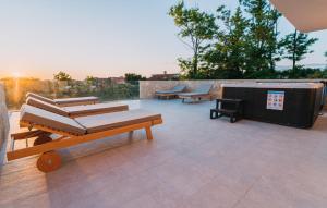 Stunning Home In Privlaka With Sauna 