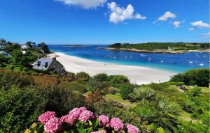 Gorgeous Home In Saint Pabu With Wifi