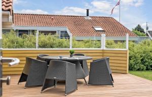 Beautiful Home In Juelsminde With Sauna