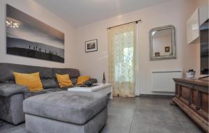 Stunning Apartment In Saint-Jeannet