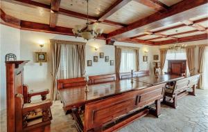 Awesome Home In Herceg Novi With Wifi