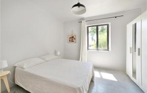 Maisons de vacances House With Swimming Pool : photos des chambres