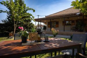 Σπίτι με κήπο στους Γόμφους Τρικάλων