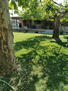 Σπίτι με κήπο στους Γόμφους Τρικάλων