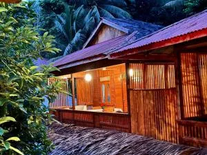 Bunaken Guest House The Queen's - 沃瑞