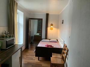 Delta 6 two big beds