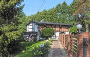 6 Bedroom Beautiful Home In Sianów - Spore