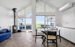 Nice Home In Mesinge With Wifi