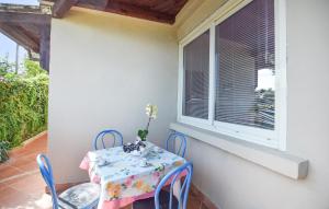 1 Bedroom Amazing Apartment In Staletti