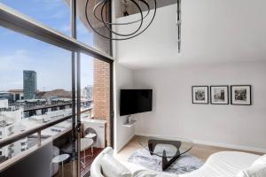 KozyGuru Sydney CBD Harbor View Loft with Parking