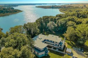 Zuversicht Ferienwohnung am Krakower See Komfort & Wellness mit Seeblick