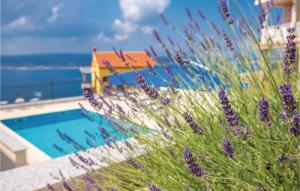 2 Bedroom Cozy Apartment In Crikvenica