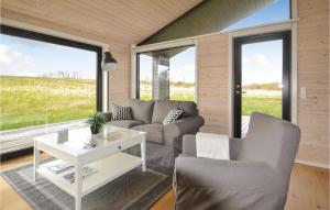 Three-Bedroom Holiday Home In Grenaa