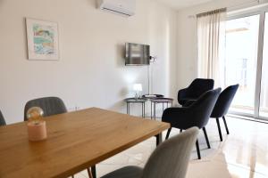 Cosy 2BR Apt with private balcony in Xlendi by 360 Estates