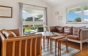 Three-Bedroom Holiday Home In Askeby