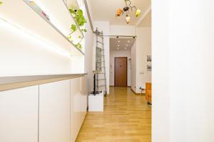 Minimal apartment near Bocconi University