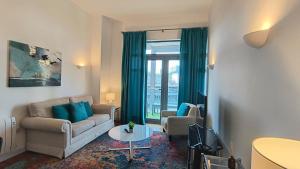 Crown Apartments 4A by Week2Week