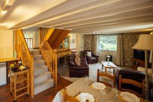 Ash Cottage - Escape to Pembrokeshire Cottage with Pool & Sauna