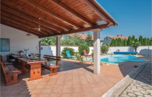 Two-Bedroom Apartment In Banjole