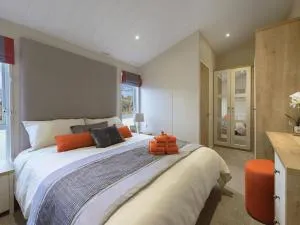 Limetree Lodge 2 at Thurston Manor Leisure Park - Innerwick