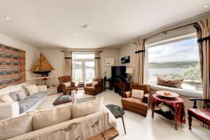 Curlew House