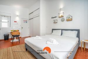 #062 Villa Lemon 3 by Home Holidays