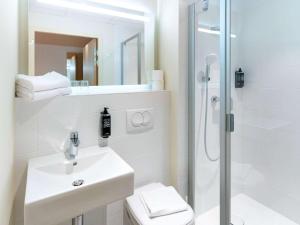 Hotels ibis budget Morlaix : Chambre Standard - 1 Lit Double et 1 Lit Simple