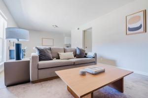 Blueground Mueller BBQ Pool AC nr Downtown ATX-278